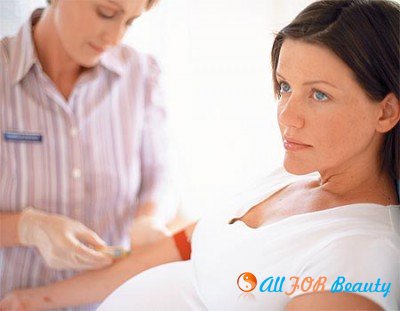 Какие осложнения могут возникнуть в первой половине беременности
